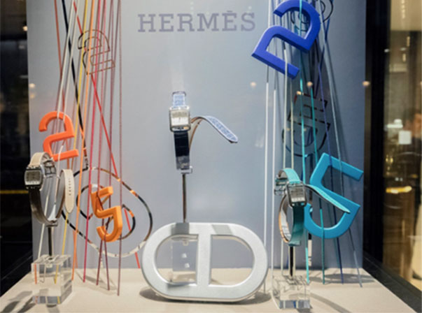 PLV vitrine luxe montre Hermés - Réalisation Go For Hit
