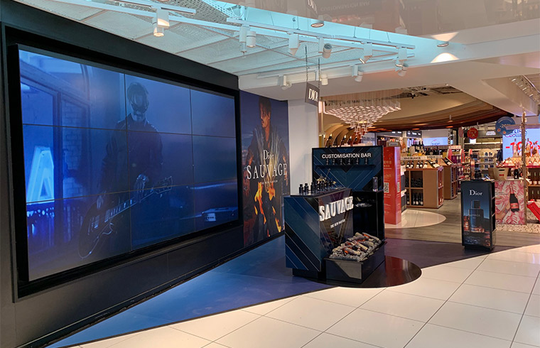 Visual Merchandising Parfum Dior Sauvage Travel Retail - Groupe ELBA
