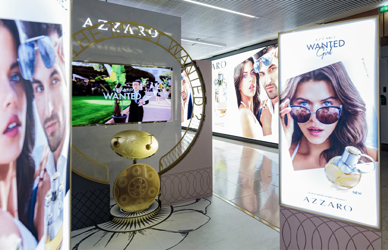 Visual Merchandising Luxe Azzaro Wanted Girl Podium Travel Retail