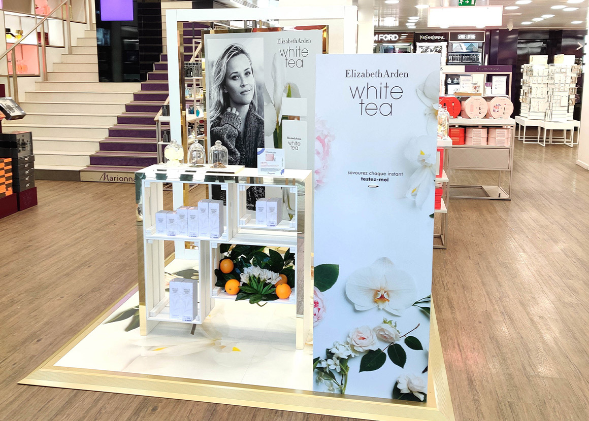 Visual Merchandising Parfum Elizabeth Arden Podium White Tea - Groupe ELBA