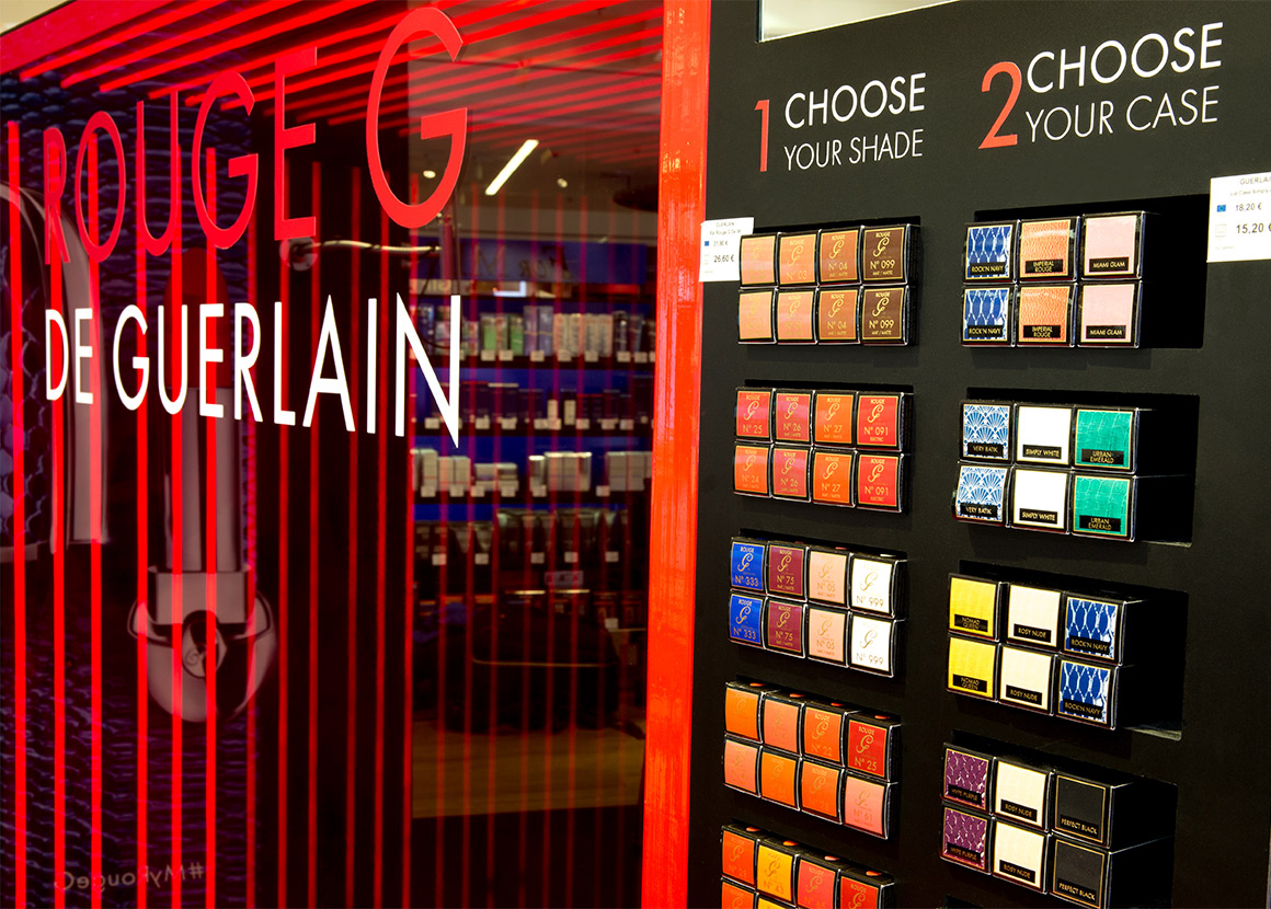 Projet Guerlain Vending Machine Rouge G - Groupe ELBA